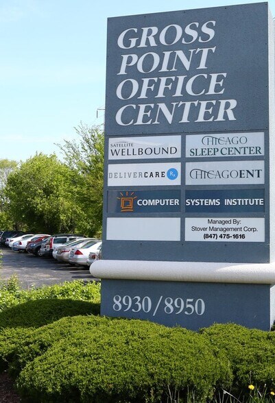 8930-8950 Gross Point Rd, Skokie, IL à louer - Photo du bâtiment - Image 2 de 3