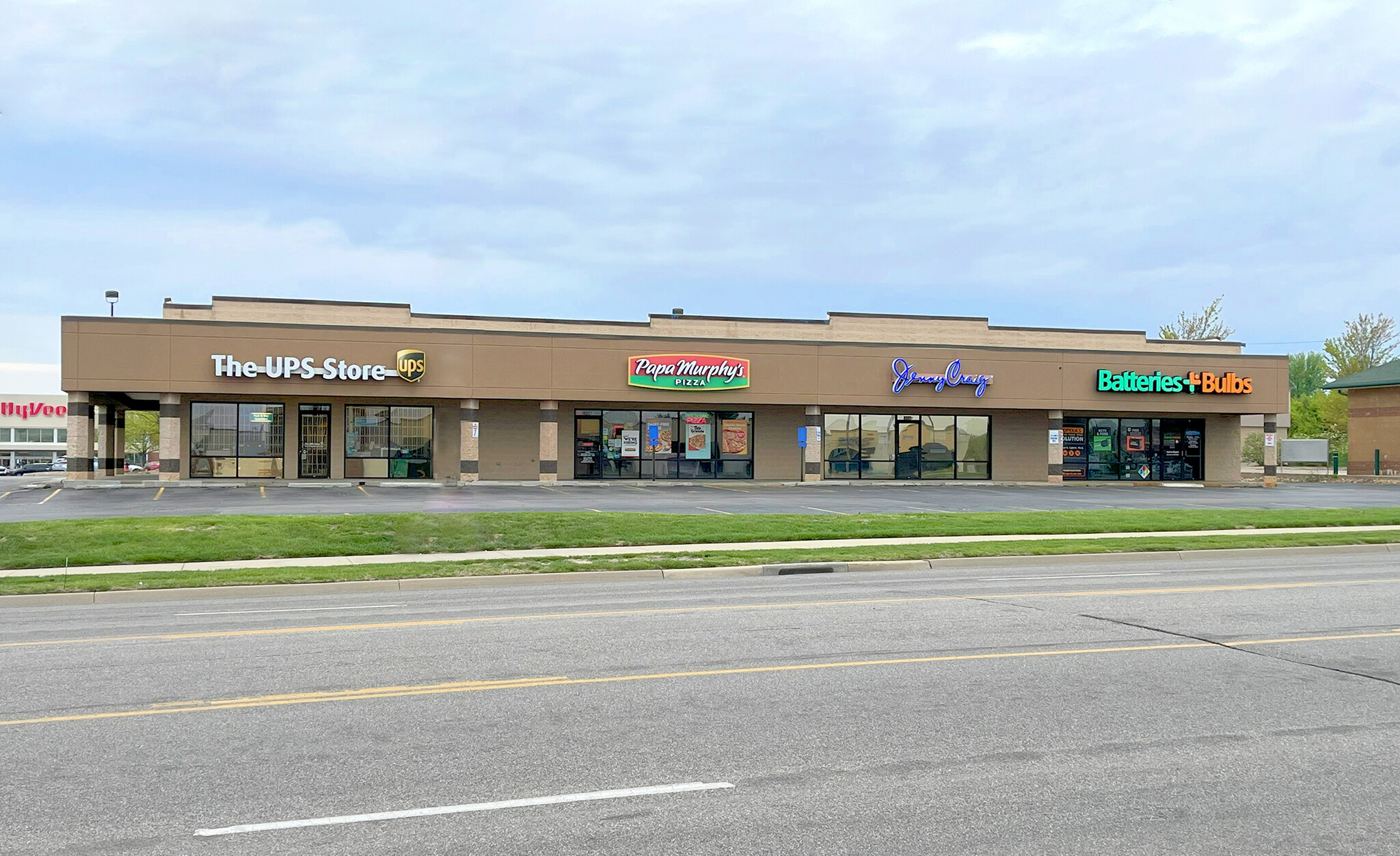 6021 SW 29th St, Topeka, KS for lease Building Photo- Image 1 of 5