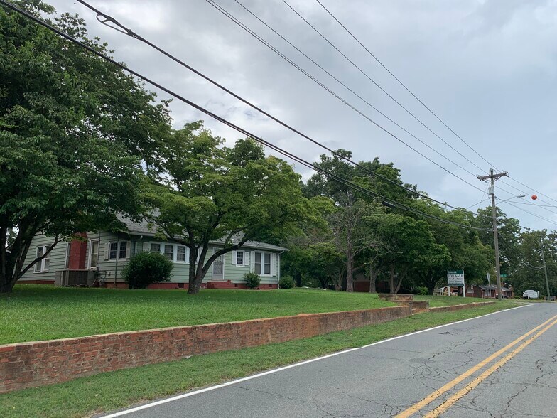 600 S Sutherland Ave, Monroe, NC à vendre - Photo du bâtiment - Image 3 de 4