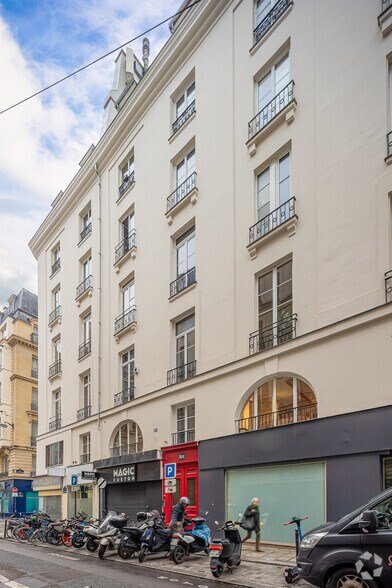 104 Rue D'Aboukir, Paris à louer - Photo du bâtiment - Image 3 de 21