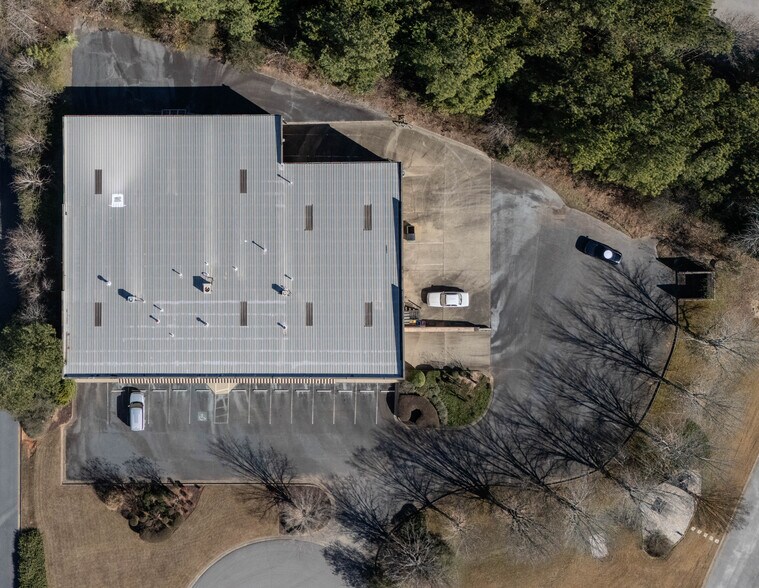 5930 Gateway Dr, Alpharetta, GA à louer - Photo du bâtiment - Image 3 de 10