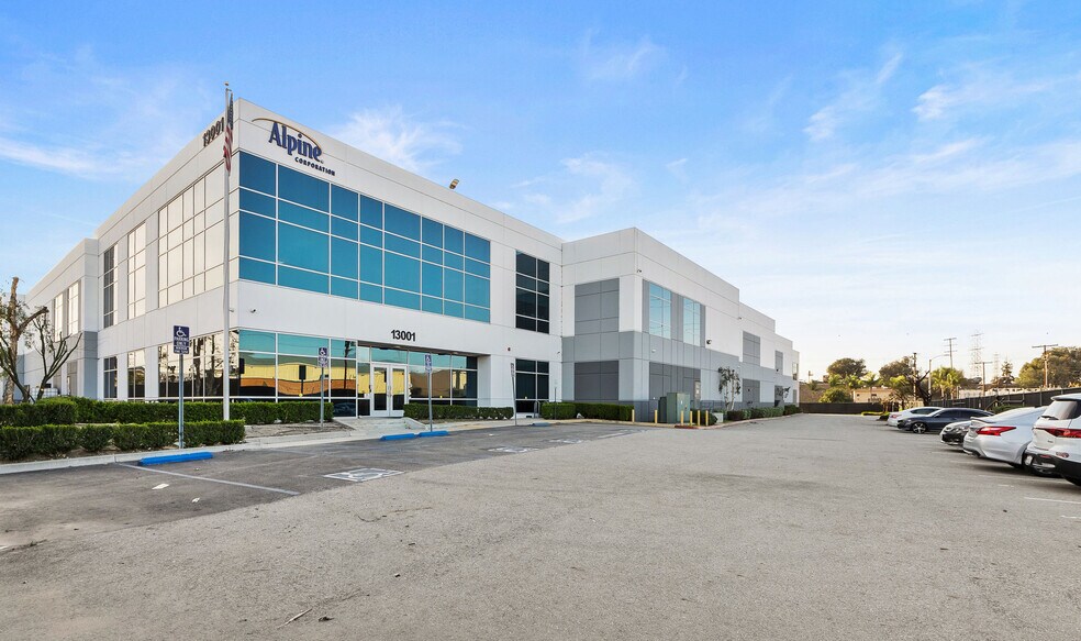 13001 Temple Ave, City Of Industry, CA à vendre - Photo du bâtiment - Image 1 de 25