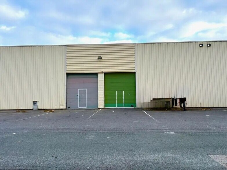 Flex in Bonneuil-sur-Marne for lease - Building Photo - Image 1 of 8
