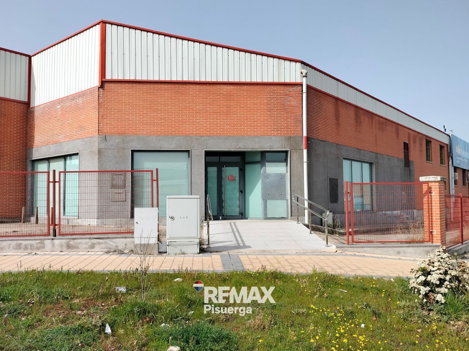 Calle Cobalto, 24, Valladolid, Valladolid for lease Primary Photo- Image 1 of 47