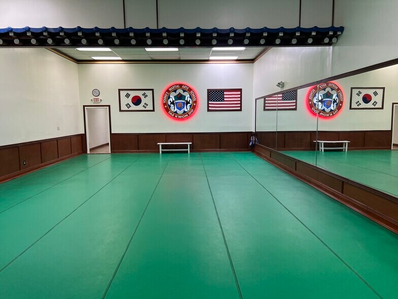 126-130 Woodbury Rd, Woodbury, NY à louer - Photo intérieure - Image 3 de 11