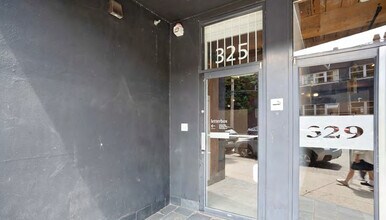 325-329 Railway St, Vancouver, BC à louer Photo du bâtiment- Image 1 de 2