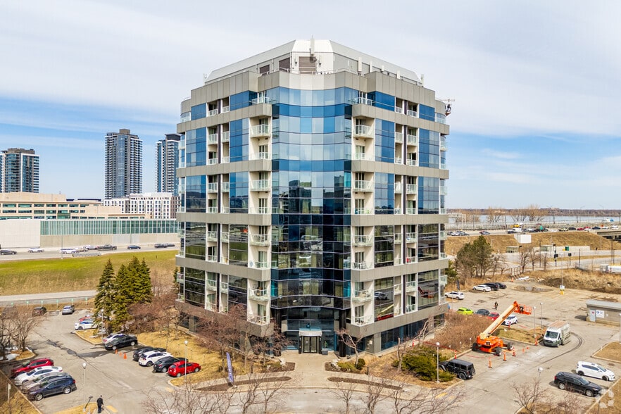 16 Pl Du Commerce, Montréal, QC for lease - Primary Photo - Image 1 of 2