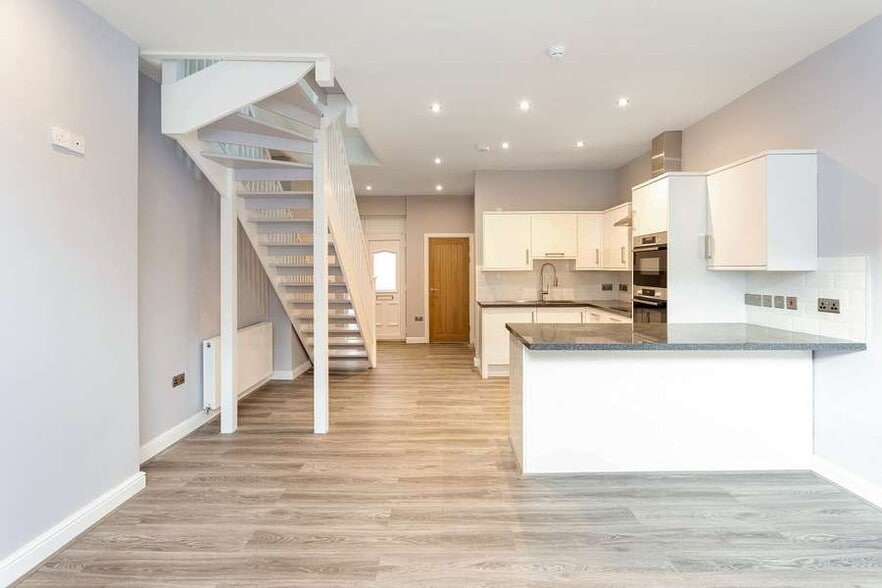 66 Grove St, Wilmslow à vendre - Photo du bâtiment - Image 2 de 6