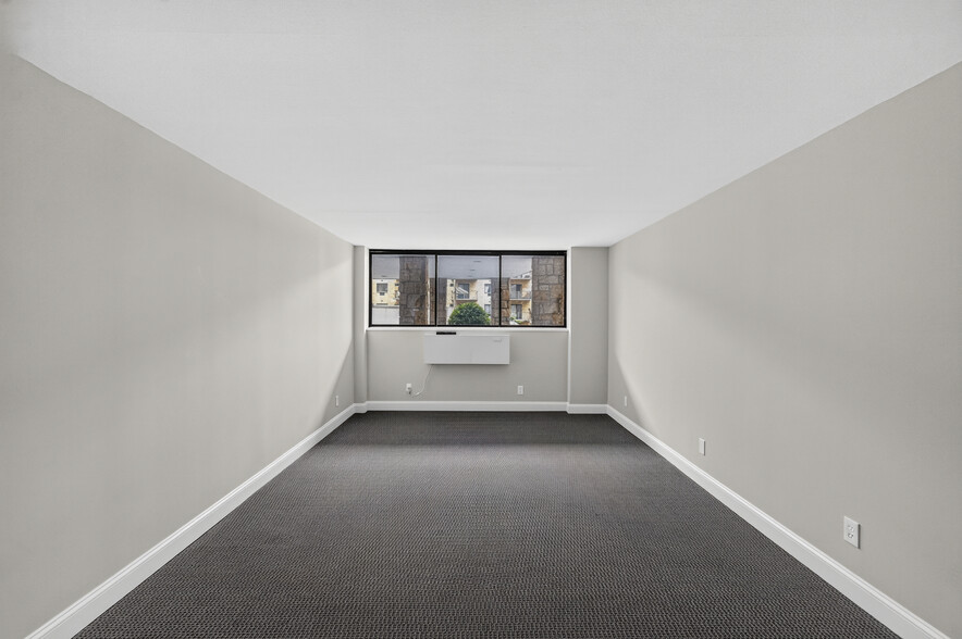 235 Prospect Ave, Hackensack, NJ à vendre - Photo du bâtiment - Image 2 de 21
