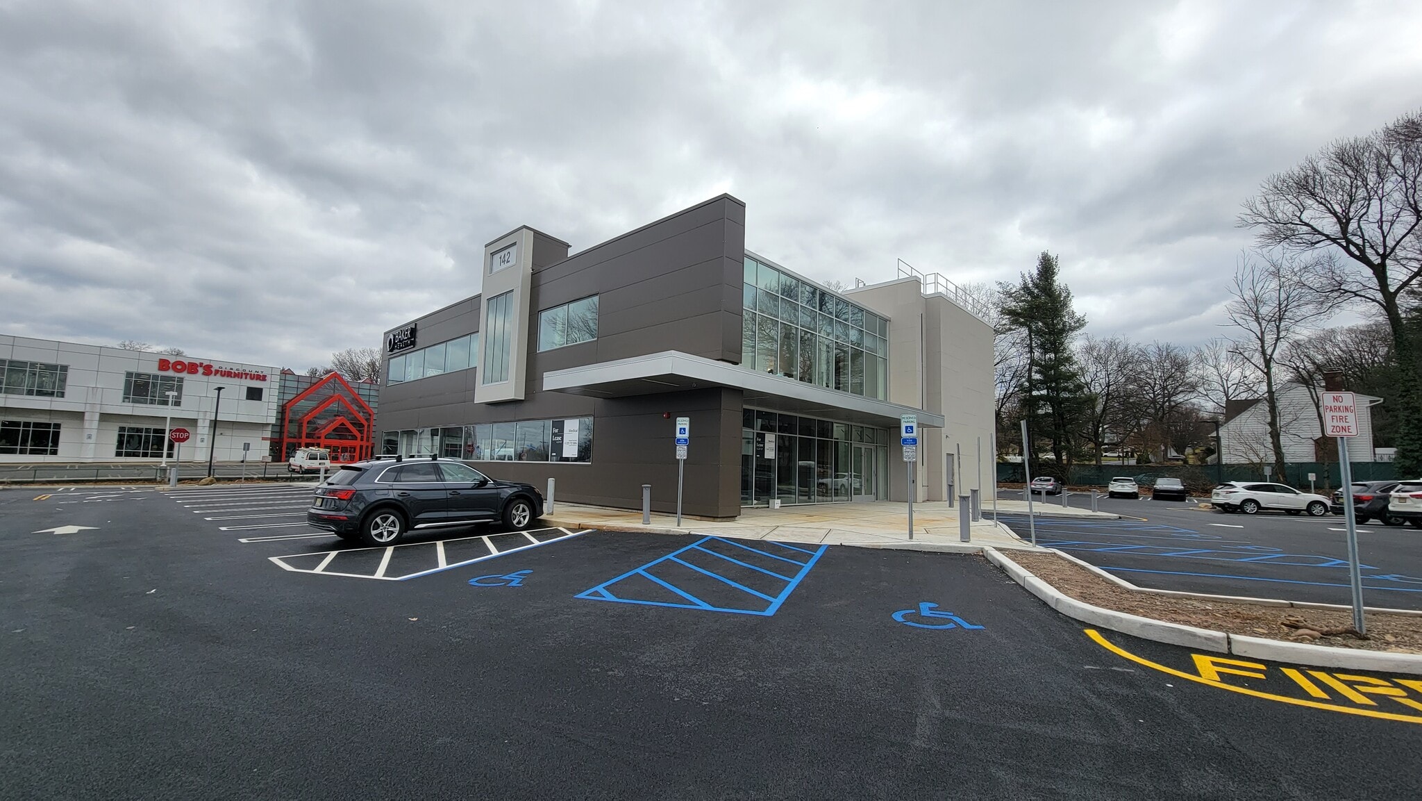 142 Route 17, Paramus, NJ à louer Photo du bâtiment- Image 1 de 7
