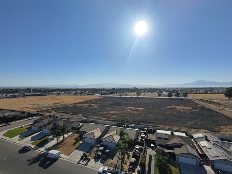 6001 Union Ave, Bakersfield, CA for sale - Aerial - Image 2 of 8