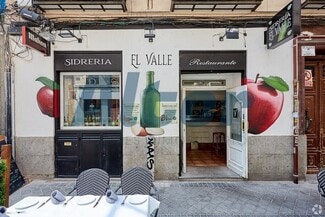 Plus de détails pour Multi-résidentiel à vendre