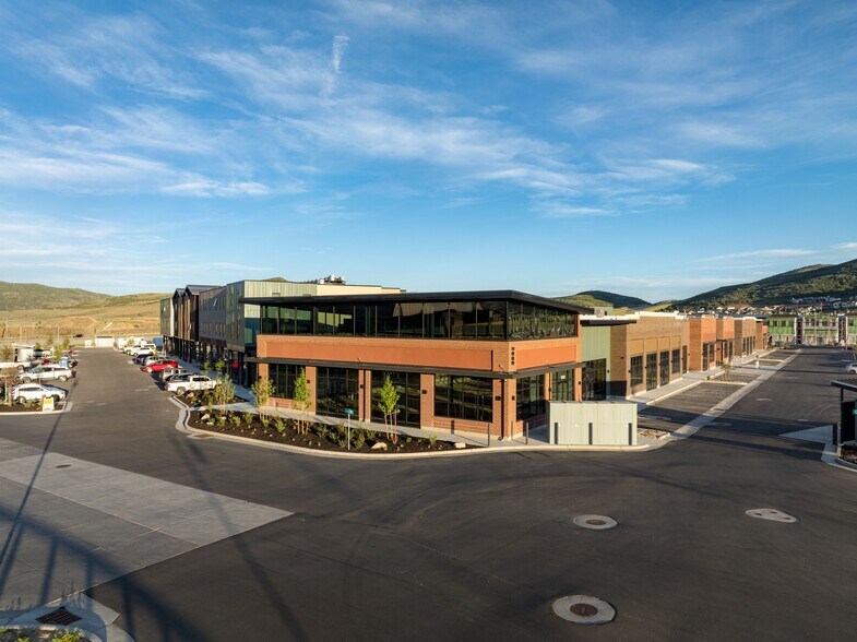 Kearns Blvd, Park City, UT à louer - Photo du bâtiment - Image 2 de 23