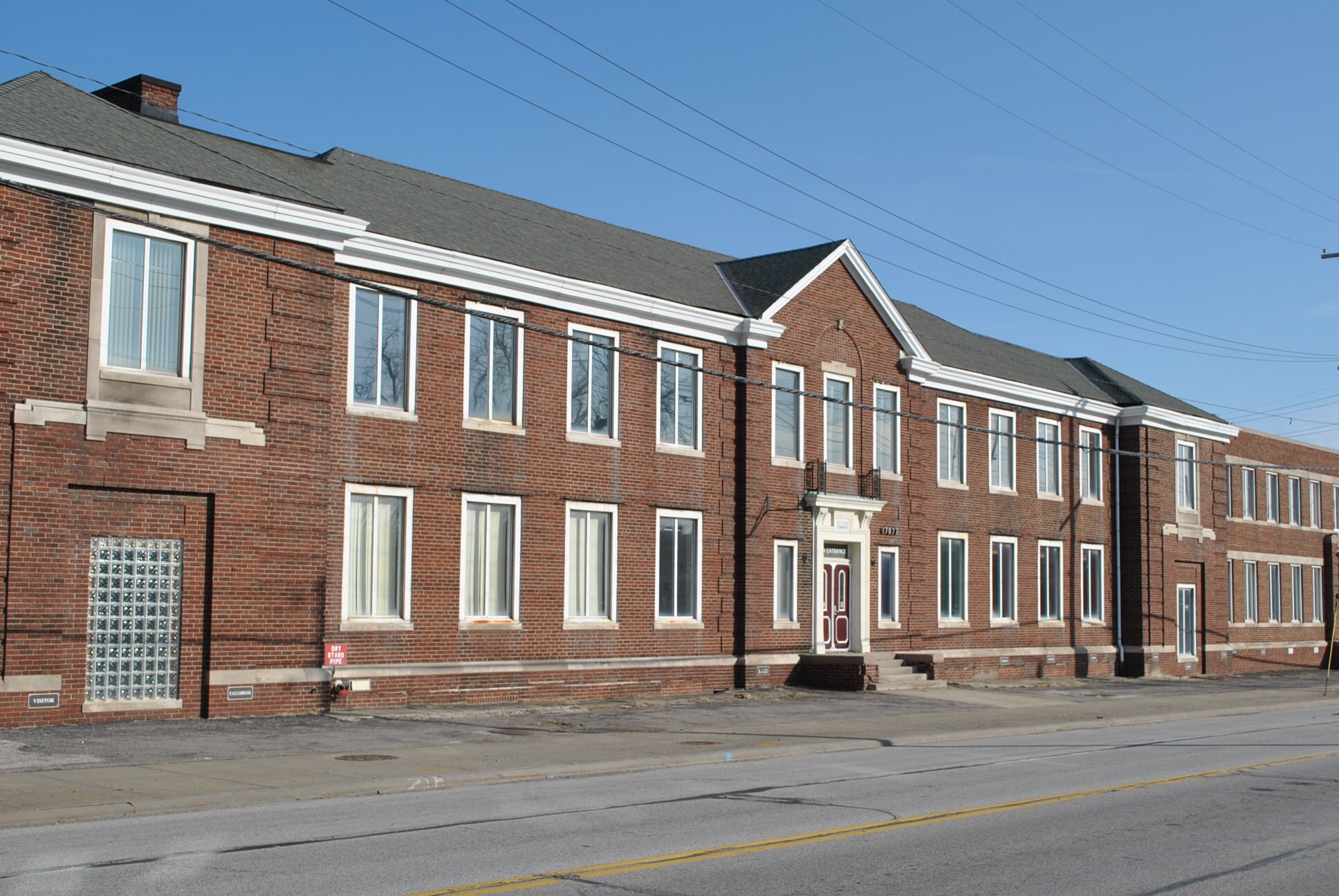 17877 St Clair Ave, Cleveland, OH for lease Primary Photo- Image 1 of 5