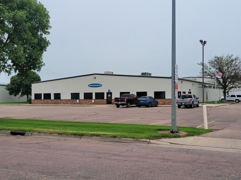 99 15th St Nw, Huron, SD for sale - Building Photo - Image 2 of 10