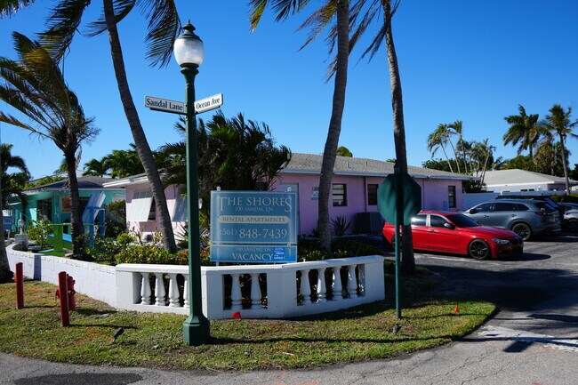 More details for 100 Sandal Ln, Palm Beach Shores, FL - Multifamily for Sale