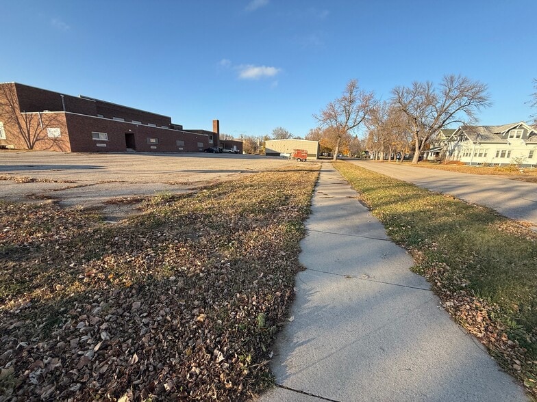 307 S 5th St, Milbank, SD for sale - Building Photo - Image 2 of 5