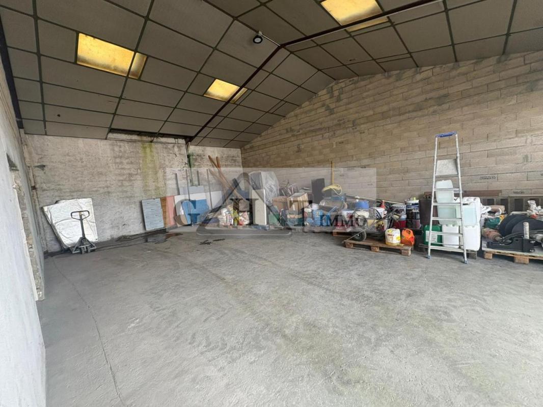 Industrial in Réau for lease Building Photo- Image 1 of 15