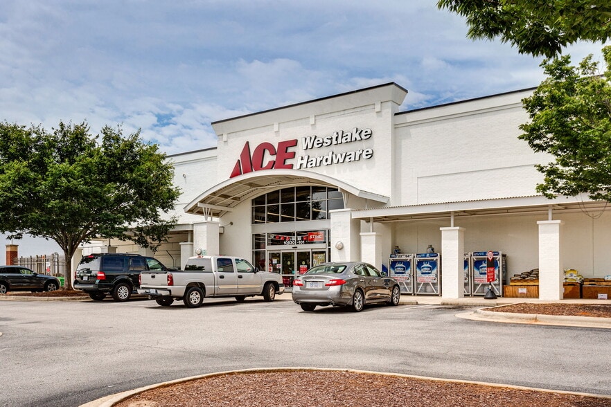 1121 Falls River Ave, Raleigh, NC for lease - Building Photo - Image 3 of 6