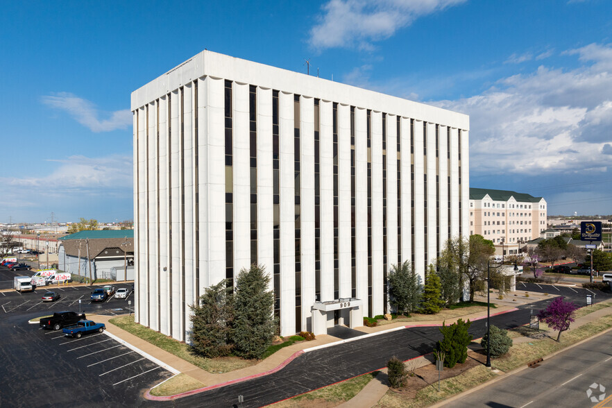 909 S Meridian Ave, Oklahoma City, OK à louer - Photo principale - Image 1 de 5