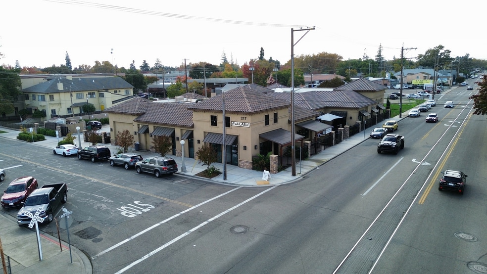 217 N School St, Lodi, CA for lease - Building Photo - Image 1 of 6