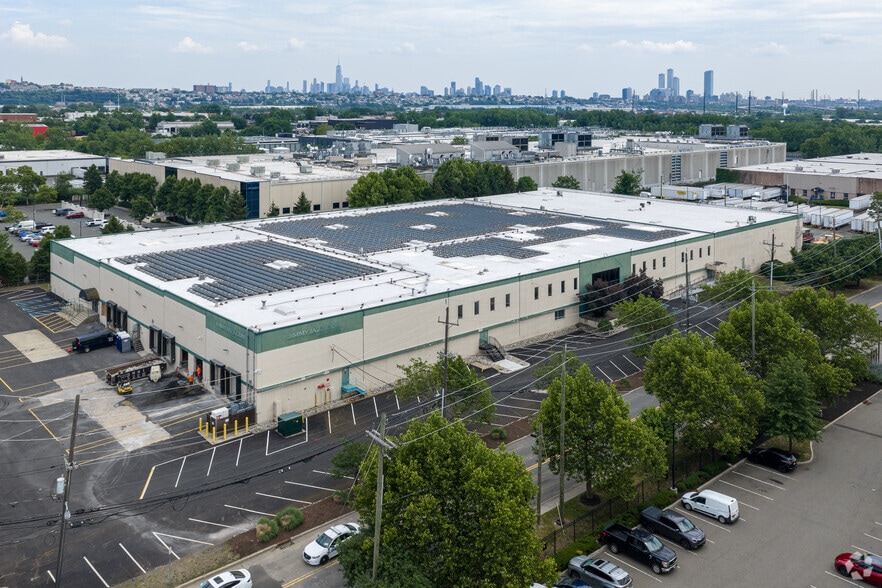 80-90 Enterprise Ave, Secaucus, NJ for lease - Building Photo - Image 2 of 3