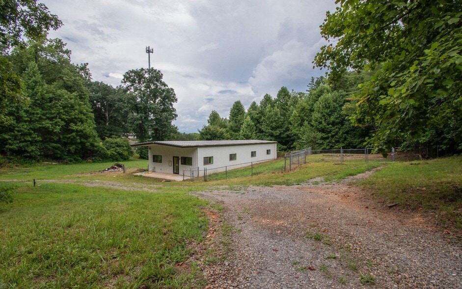125 Gold Branch Rd, Murphy, NC for sale - Building Photo - Image 3 of 9