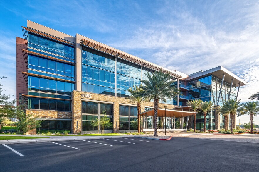 18655 N Claret Dr, Scottsdale, AZ à louer - Photo du bâtiment - Image 2 de 15