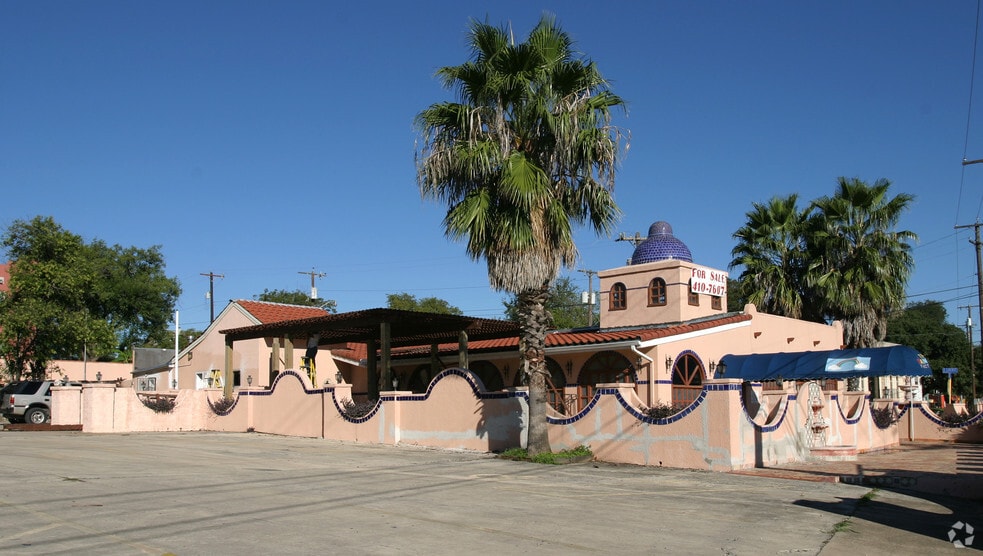 2121 N Saint Marys St, San Antonio, TX for lease - Building Photo - Image 3 of 18