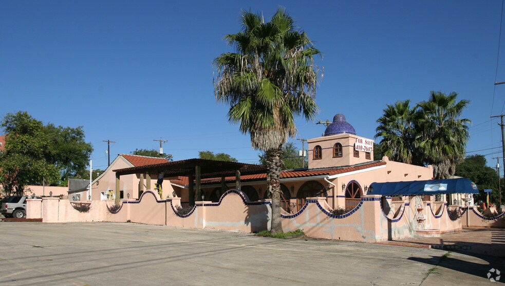 2121 N Saint Marys St, San Antonio, TX à louer - Photo du bâtiment - Image 3 de 18