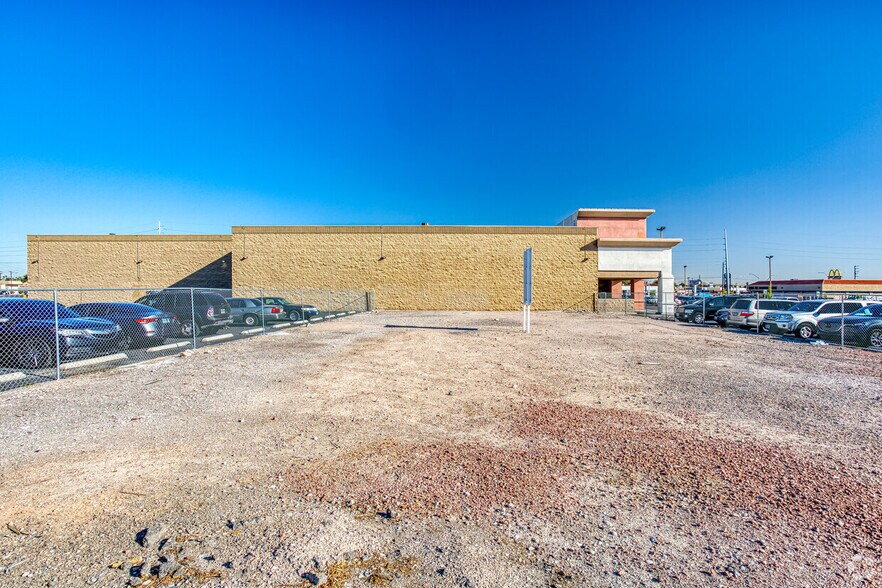 S Lamb Blvd, Las Vegas, NV for lease - Building Photo - Image 1 of 11