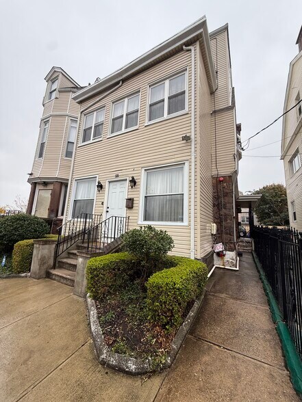 212-214 Clifton Ave, Newark, NJ à vendre - Photo du bâtiment - Image 2 de 16