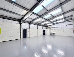 Midfield Rd, Kirkcaldy for lease Interior Photo- Image 2 of 4