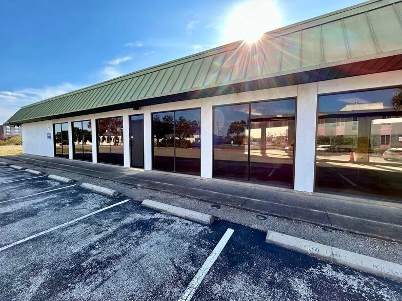 3434 Cherry Ridge St, San Antonio, TX for sale - Building Photo - Image 3 of 8