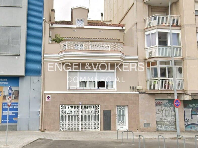 Immeuble residentiel dans Sant Adrià de Besòs, Barcelona à vendre - Photo principale - Image 1 de 4