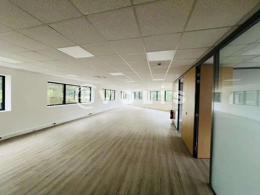 Office in Champs-sur-Marne for lease Interior Photo- Image 1 of 10