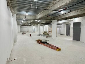 6520 New Utrecht Ave, Brooklyn, NY à louer Photo du bâtiment- Image 2 de 10