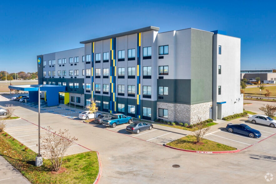 5055 N President George Bush Hwy, Garland, TX for sale - Primary Photo - Image 1 of 5