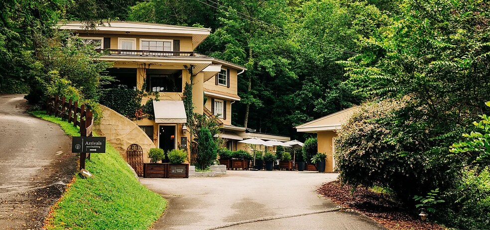 171 Lakeview Lodge Dr, Bryson City, NC à vendre - Photo du bâtiment - Image 3 de 21