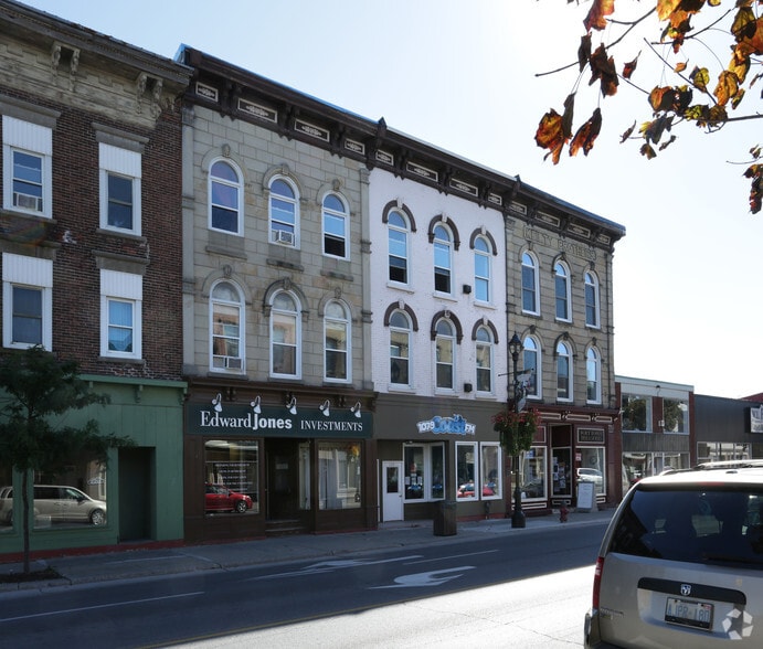 119 King St W, Prescott, ON for lease - Building Photo - Image 2 of 4