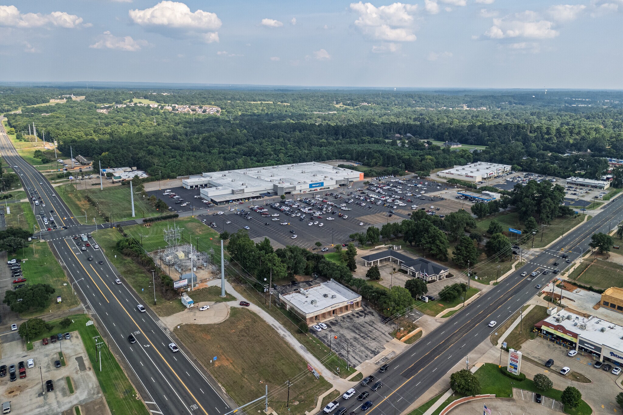 600 Roselake Dr, Nacogdoches, TX à vendre Photo principale- Image 1 de 18