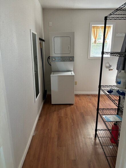 15350 NE Sandy Blvd, Portland, OR à vendre - Photo du bâtiment - Image 2 de 51