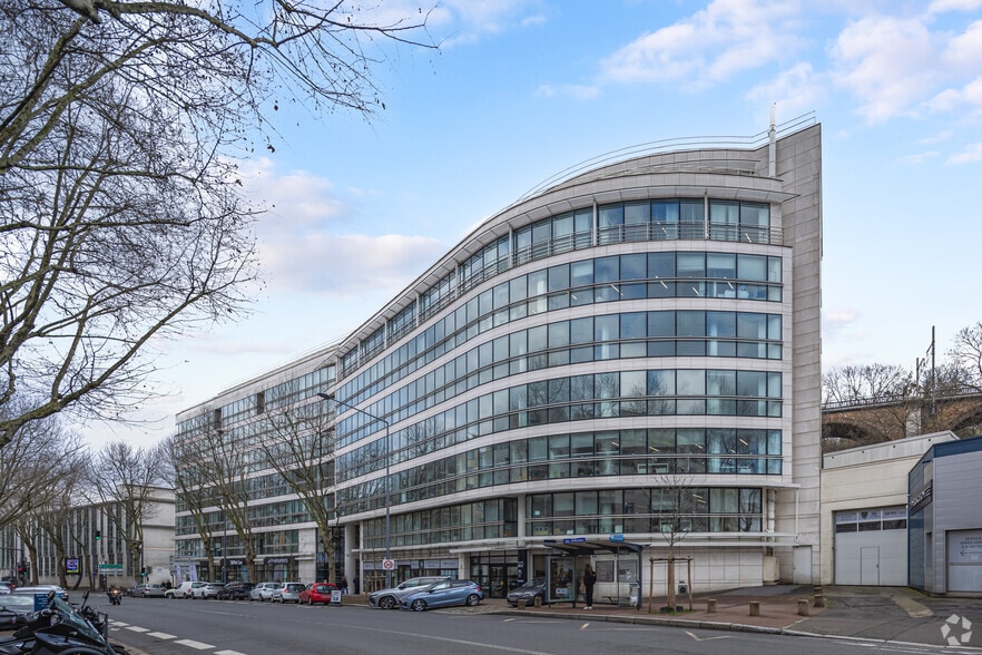 143 Avenue De Verdun, Issy-les-Moulineaux à louer - Photo principale - Image 1 de 4