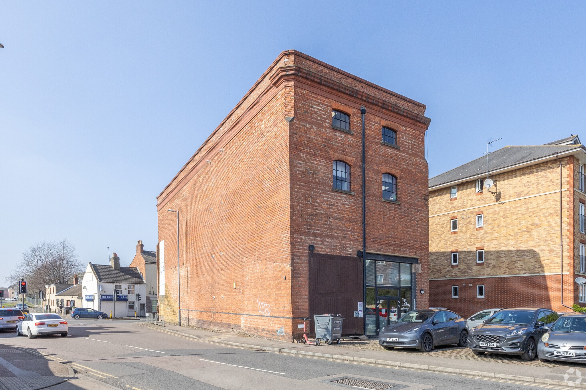 Cotton End, Northampton for lease Primary Photo- Image 1 of 6