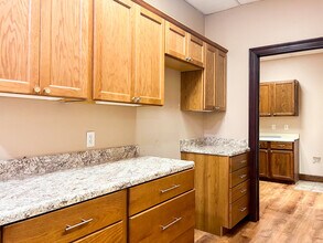 6010 Perkins Rd, Baton Rouge, LA for lease Interior Photo- Image 2 of 9