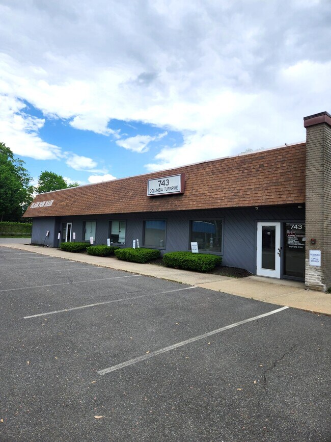 Plus de détails pour 743 Columbia Tpke, East Greenbush, NY - Bureau à louer