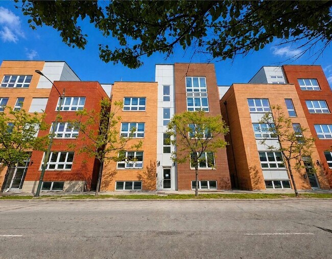 Plus de détails pour 2725-2741 N Ashland Ave, Chicago, IL - Multi-résidentiel à vendre