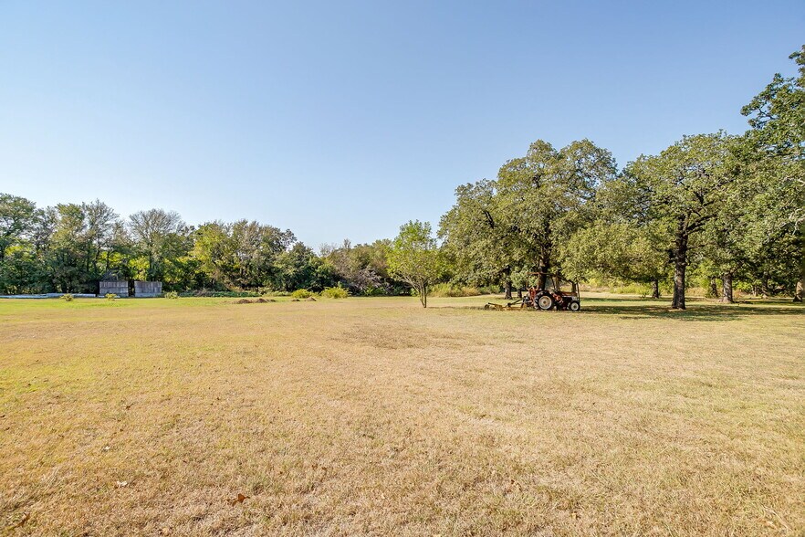 3545 N Main St, Cleburne, TX à louer - Photo du bâtiment - Image 3 de 69