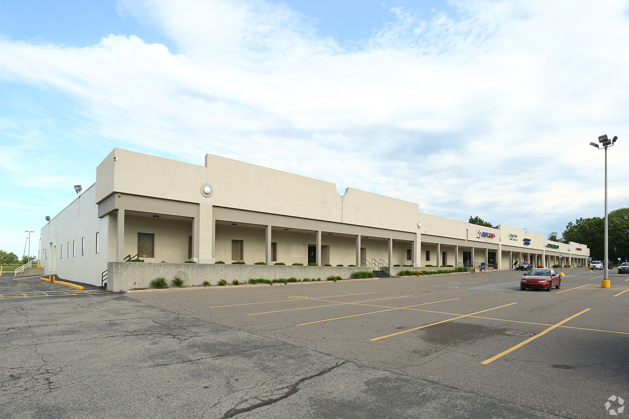 2270-2284 S Ballenger Hwy, Flint, MI for lease Building Photo- Image 1 of 6