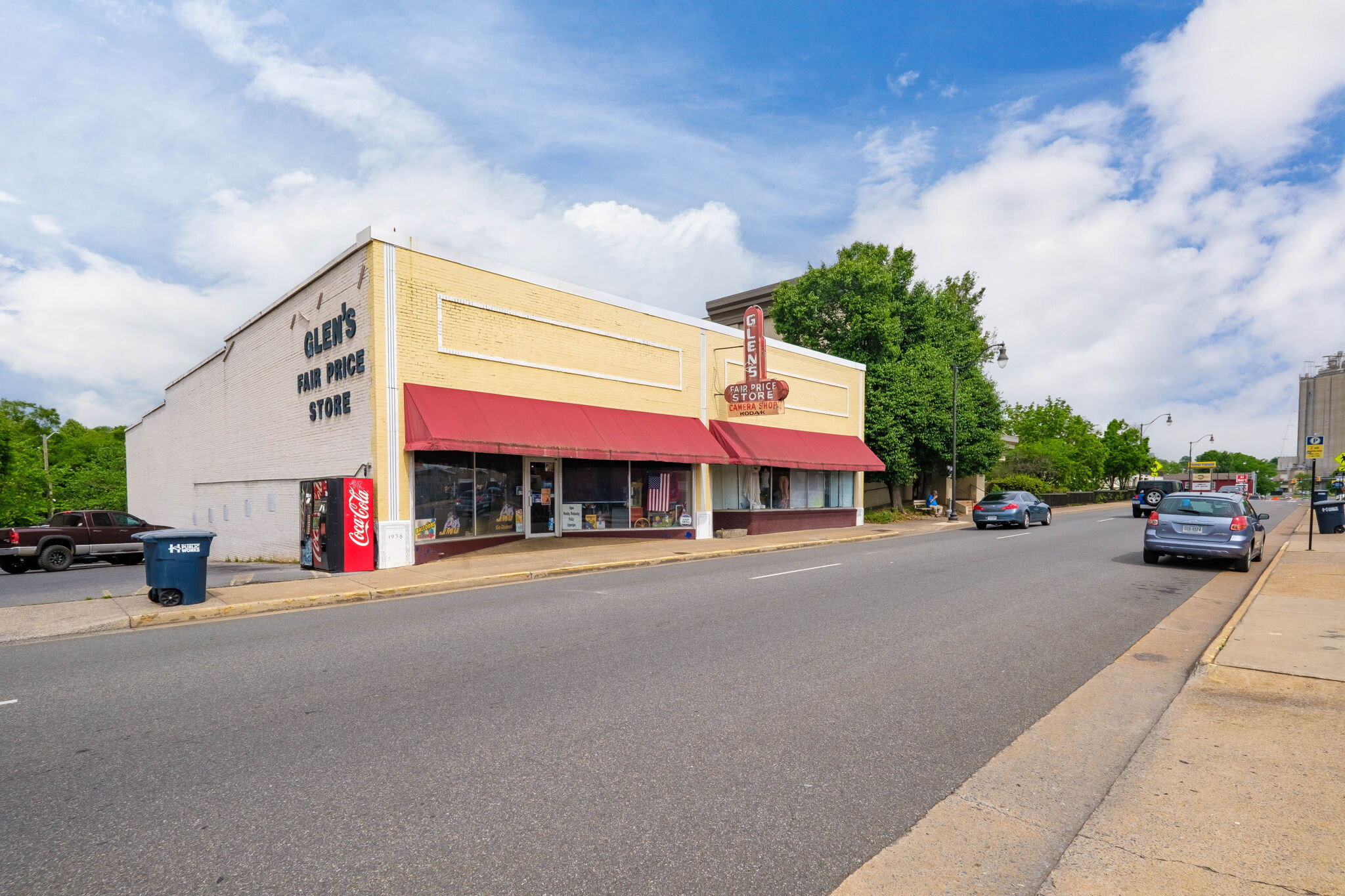 227 N Main St, Harrisonburg, VA à vendre Photo principale- Image 1 de 32